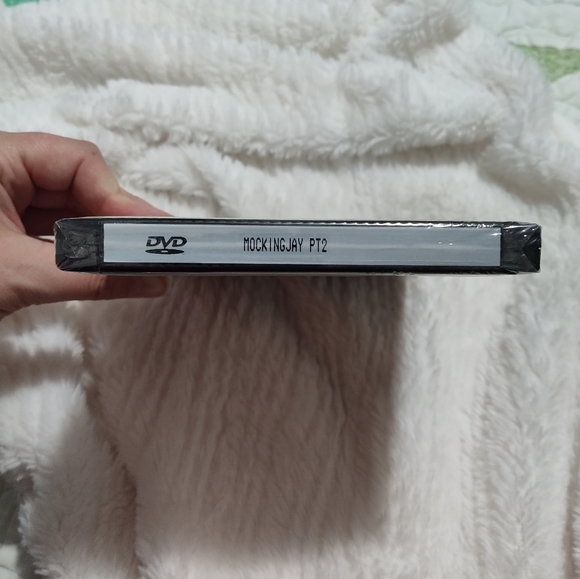 NWT The Hunger Games: Mockingjay Part 2 DVD - Picture 3 of 4